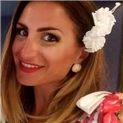 Insegnante bilingue offre lezioni a tutti i livelli. Anche preparazione esami Cambridge. Esperienza di 8 anni alle spalle e laurea all'estero in Lingue straniere. Massima professionalità