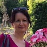 Laurea in lingue stranieri. Insegno russo, inglese, ebraico