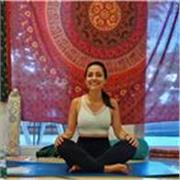 Insegnante certificata di Hatha, Ashtanga e Yin Yoga (lezioni in Italiano o Inglese)