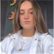 Soy Alba, tengo 18 años y quiero que los más pequeños, puedan aprender con ganas y confianza. 