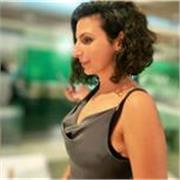 Profesora graduada en Comercio con 4 años de experiencia administrativa y 1 en docencia en ciclos formativos