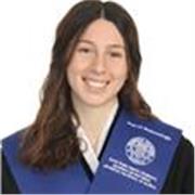 Chica de 22 años titulada en Biotecnología, experta en biología, y otras ciencias como matemáticas o quimica. También inglés.