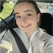 Je donne des cours particuliers pour des élèves de primaire et secondaire.