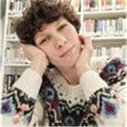 Offro lezioni di lingua italiana per stranieri, adattandole alle esigenze adolescenti e adulti. 