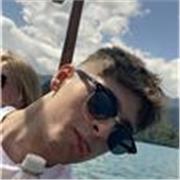 Me defino como una persona paciente y que le gusta enseñar.