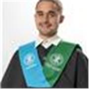 Profesor con experiencia en diferentes niveles y ritmos de aprendizaje.
