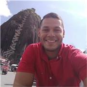 Clases virtuales estudiantes que quieran aprender de administración de empresas y emprendimiento