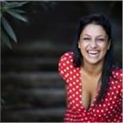 Attrice professionista Insegnante di teatro e cinema Diplomata All' Accademia internazionale di teatro impartisce lezioni private