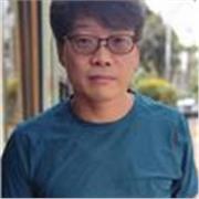 Profesor de coreano nativo con muchos años de experiencia.