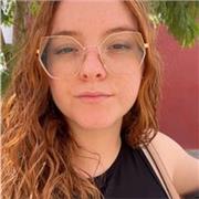 Profesora de dibujo apto para todas las edades. 
Profesora de clases particulares para primaria.