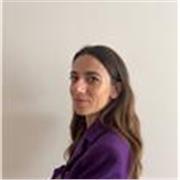 Soy italiana nativa y graduada en derecho, con una gran pasión por compartir conocimientos y ayudar a otros a aprender. 