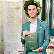 Laureato in mediazione linguistica L-12 offre ripetizioni di lingua inglese per studenti di qualsiasi livello ed età