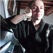 Insegnante con anni di esperienza (ed appena trasferita) offre lezioni di pianoforte a tutte le età