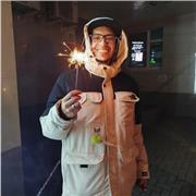 Profesor de apoyo general, centrado en áreas de ciencias (Física, Matemática, Química) o humanas (Filosofía, Artes, Literatura)