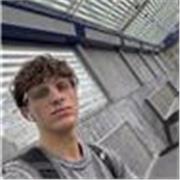 Studente universitario di sicurezza informatica offre aiuto compiti completo per le scuole elementari, medie e bienno superiori.