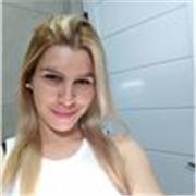 Profesor de ingles imparte clases a niños de todas las edades