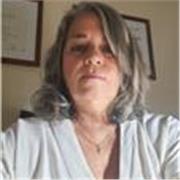 Profesora de español, imparte clases de enseñanza de idiomas a extranjeros preferentemente de origen português