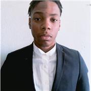 Super prof donne des cours pour des élèves de lycée