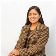 Soy abogada con amplia experiencia en comunicación, debates y oratoria, lo que me permite transmitir conocimientos de forma clara