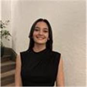 Étudiante à la faculté des langues, des cours de la 6eme à la terminale ou éventuellement en études supérieures.