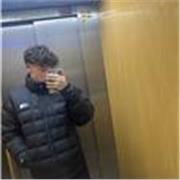 Profesor de refuerzo para chicos y chicas de primaria