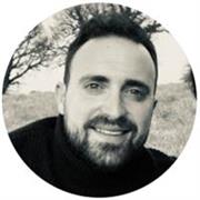 Formateur expérimenté propose du soutien scolaire en ligne pour collégiens. 