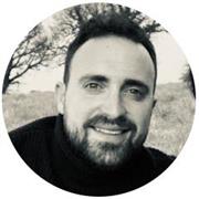 Formateur expérimenté propose du soutien scolaire en ligne pour collégiens.