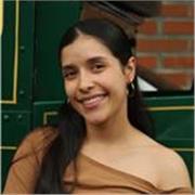 Profesora de español para niños y adultos de forma virtual