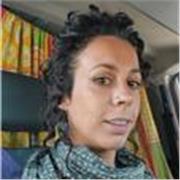 Profesora titulada con máster en neurodesarrollo, formación en dificultades de aprendizaje y técnicas de estudio con experiencia