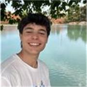 Estudiante de tercero del Grado de Matemáticas de la Universidad de Valencia, con media superior a 9.5 en bachillerato.
