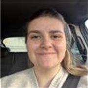 Ciao! Sono Giulia, 22 anni, nata a Roma.Ho vissuto 3 anni in Canada e ho livello C2 di inglese.Offro lezioni online personalizzate