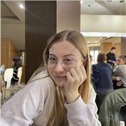 Profesora particular con título de bachiller científico y grado superior