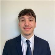Professeur particulier tous niveaux, actuellement en 4eme annee d'école de commerce. Je suis passé par une classe préparatoire