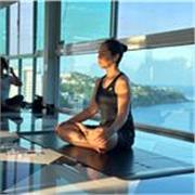 Conecta con el yoga: equilibrio y autoconocimiento dirigido a adultos mayores y para quienes recién inician sus prácticas 🧘🏽‍♀️