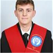 Ingeniero graduado cursando un máster de Energías Renovables en Sistemas Eléctricos