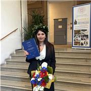 Laureata in scienze giuridiche offre lezioni e aiuto compiti, supporto allo studio e perfezionamento del metodo di studio per varie materie e discipline da remoto per ogni età, con un approccio basato sulla gentilezza, educazione e professionalità. Contat