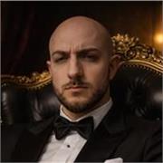 Etudiant universitaire parfaitement bilingue (Cambridge:C1), ayant de l'expertise en enseignement. Dispo en ligne, très flexible. 