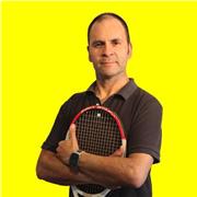 Hola. Doy Clases de tenis a jugadores principiantes e intermedios