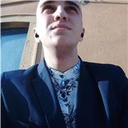 Diploma in odontotecnica, offre lezioni sia in presenza che on-line di odontotecnica e italiano per ripetenti o persone straniere