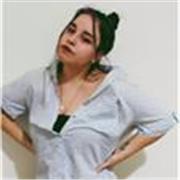 Profesora de literatura y español que da clases para todas las edades