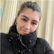 Estudiante de biología con experiencia en clases de matemáticas, física y química