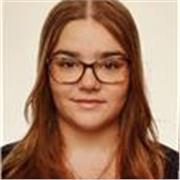 Me defino como una persona responsable, trabajadora, paciente y con muchas ganas de enseñar. Daría clase a niños/as de la ESO