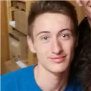 Materie scientifiche a studenti delle scuole superiori, tutte le materie a ragazzi di scuole medie