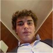 Me defino como una persona seria, responsable y de palabra. He ido toda mi vida a un colegio internacional con profesores nativos