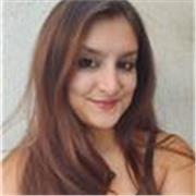 Laureata in didattica dell'arte offre insegnamento in storia dell'arte e tecniche artistiche manuali