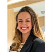 Profesora de Formación y orientación laboral (FOL) y empresa en un instituto de Formación profesional. Cuidadora de niños