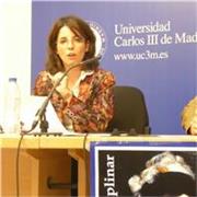 Experta en técnicas de yoga (también facial), nutrición y bienestar personal con más de 10.000 horas de práctica con alumnos