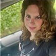 Disponibile a insegnare italiano per stranieri. Laureata in lettere moderne 