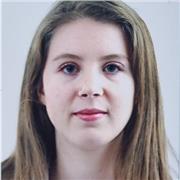 Cours de soutien scolaire à des élèves de primaire