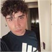 Conecto rápidamente con mis alumnos debido a mi estilo cercano e imparto clases de bioquímica, química e inglés a varios niveles.